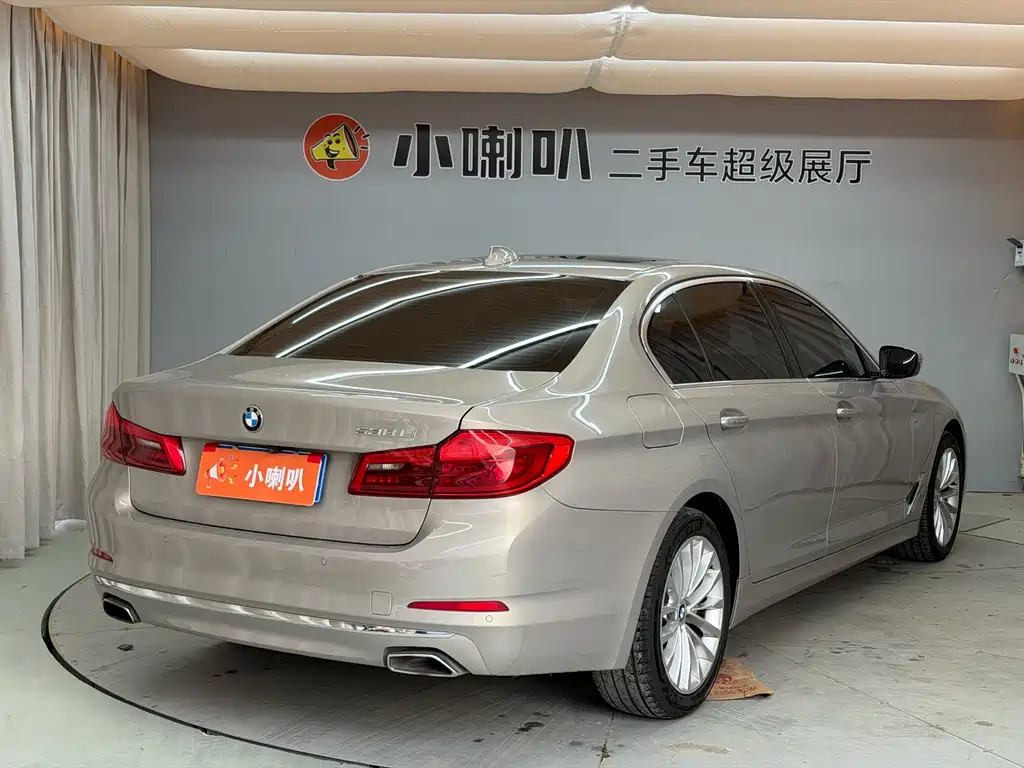 BMW 5 Series 2017 — фото 24