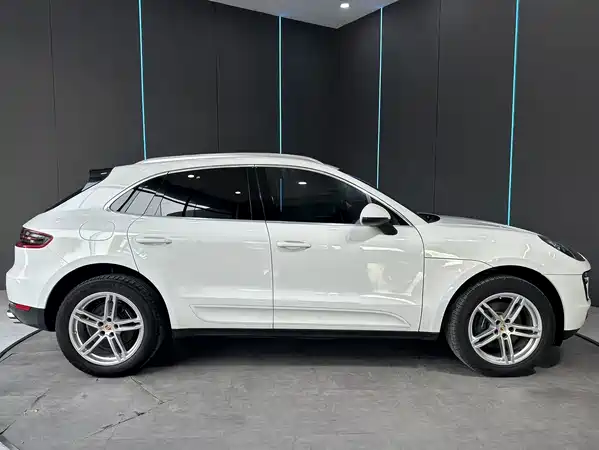Porsche Macan 2016