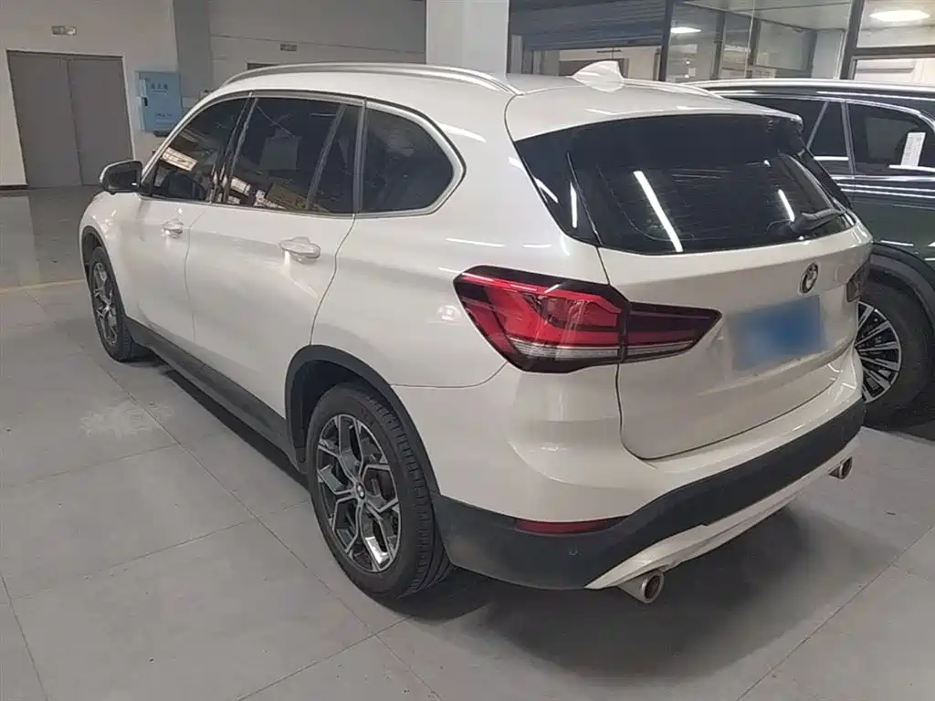 BMW X1 2021 — фото 5