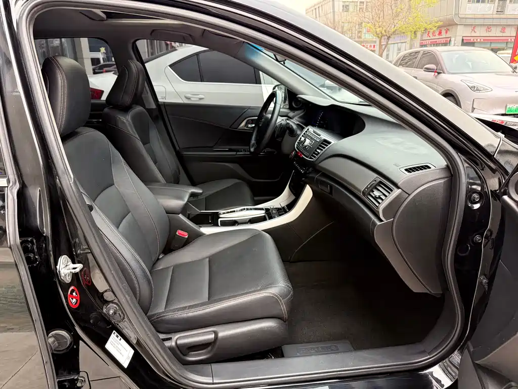 Honda Accord 2018 — фото 21