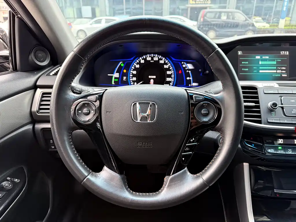 Honda Accord 2018 — фото 11