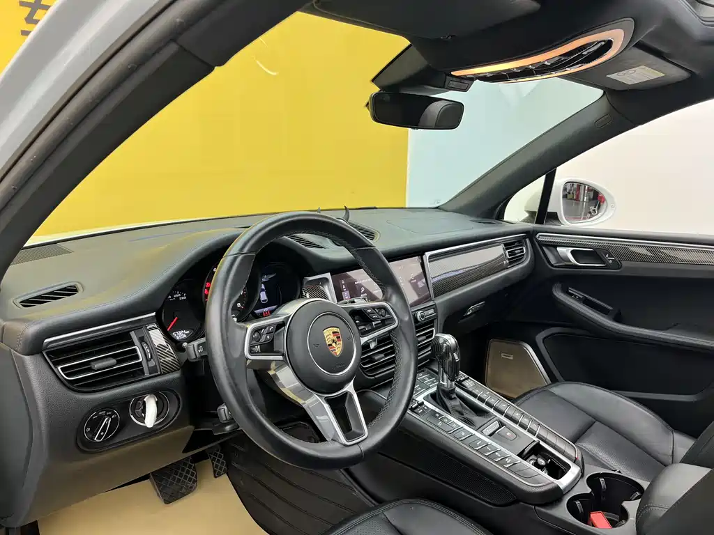 Porsche Macan 2021