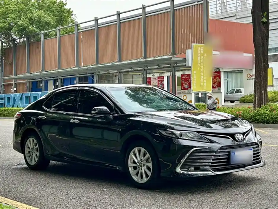 Toyota Camry 2022 — фото 7
