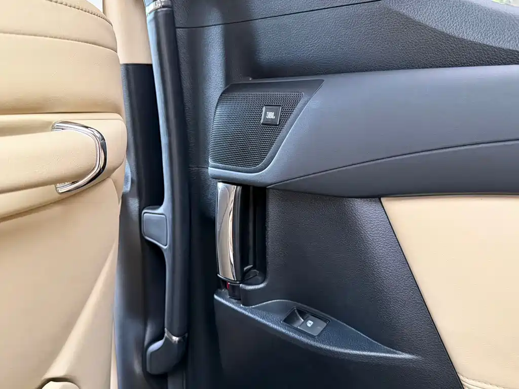 Toyota Alphard 2016 — фото 19