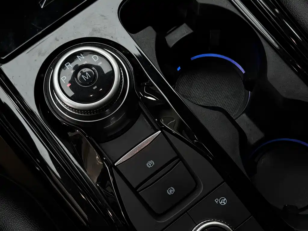 Ford Explorer 2020 — фото 35