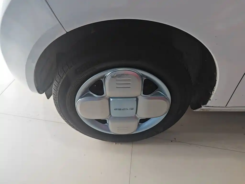 Geely Galaxy Panda 2025 — фото 23