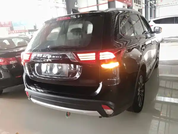 Mitsubishi Outlander 2017