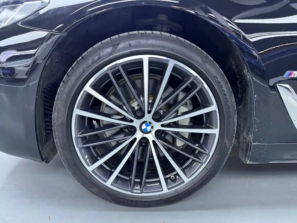 BMW 5 Series 2021 — фото 20