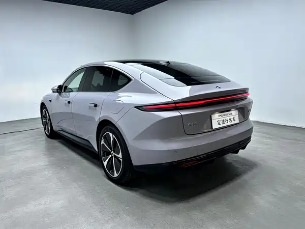 NIO ET5 2025
