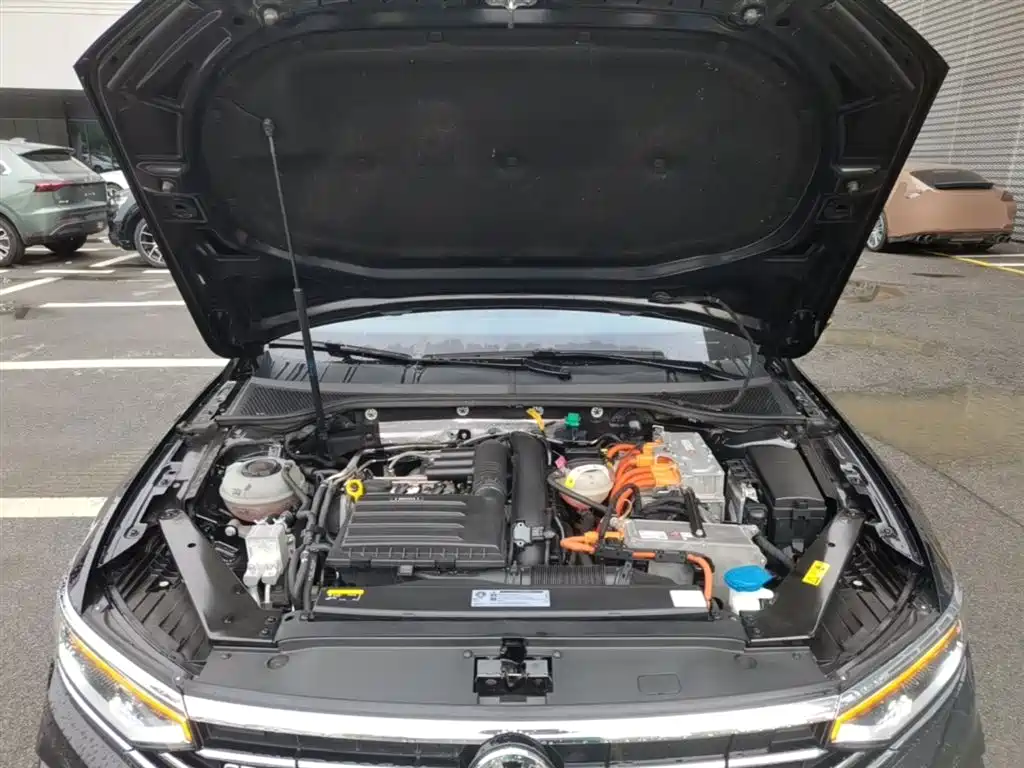 Volkswagen Magotan GTE PHEV 2020 — фото 20