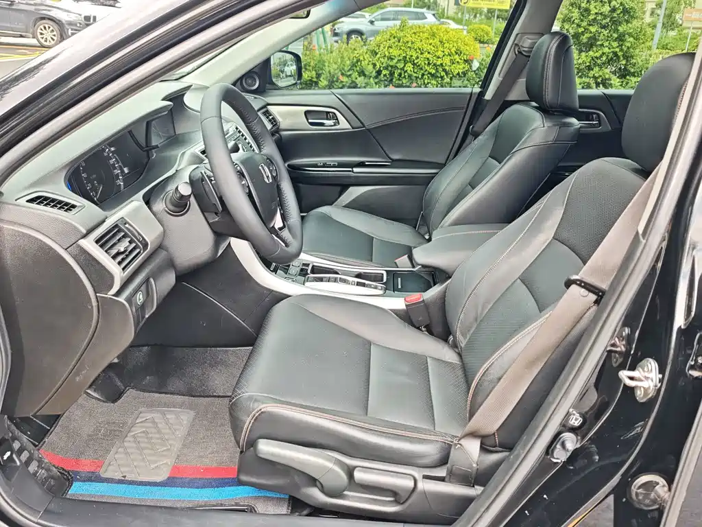 Honda Accord 2018 — фото 13