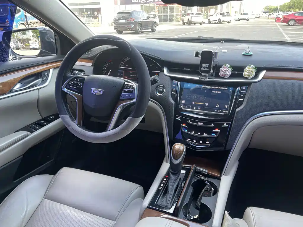 Cadillac XTS 2018 — фото 9