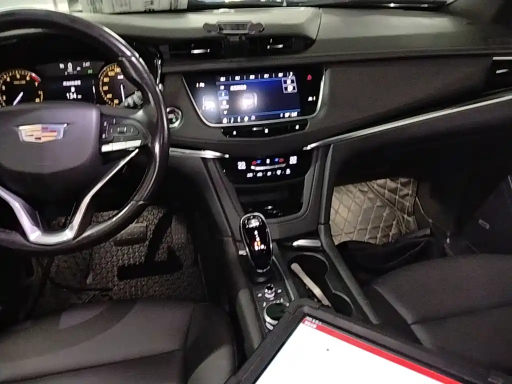 Cadillac XT6 2020 — фото 13