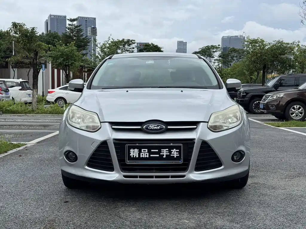 Ford Focus 2013 — фото 2