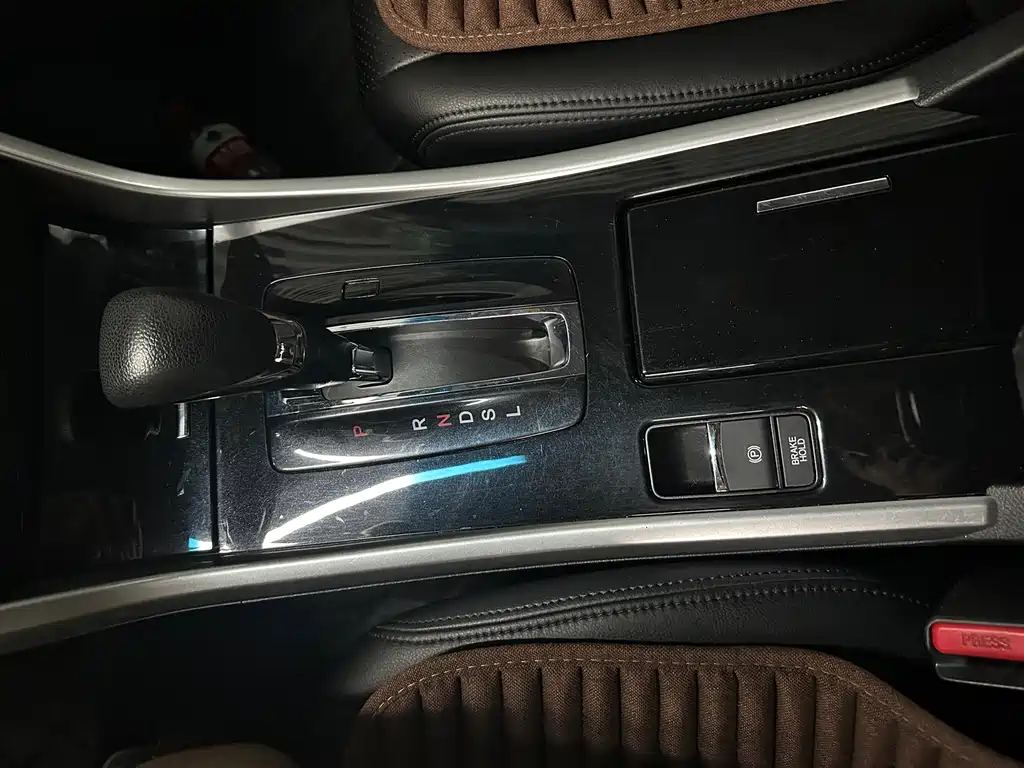 Honda Accord 2017 — фото 12