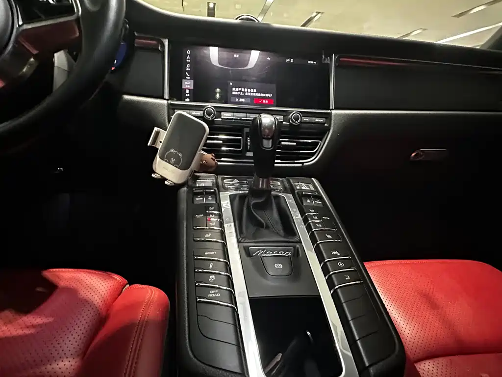 Porsche Macan 2020 — фото 15
