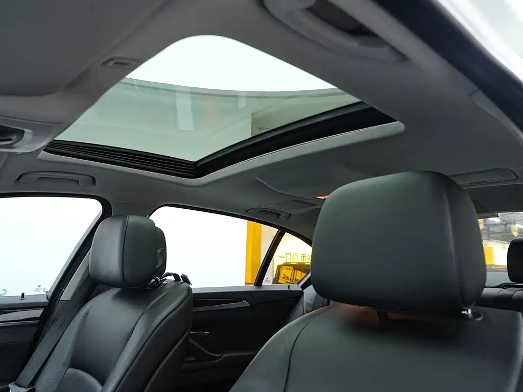 BMW 5 Series 2013 — фото 24