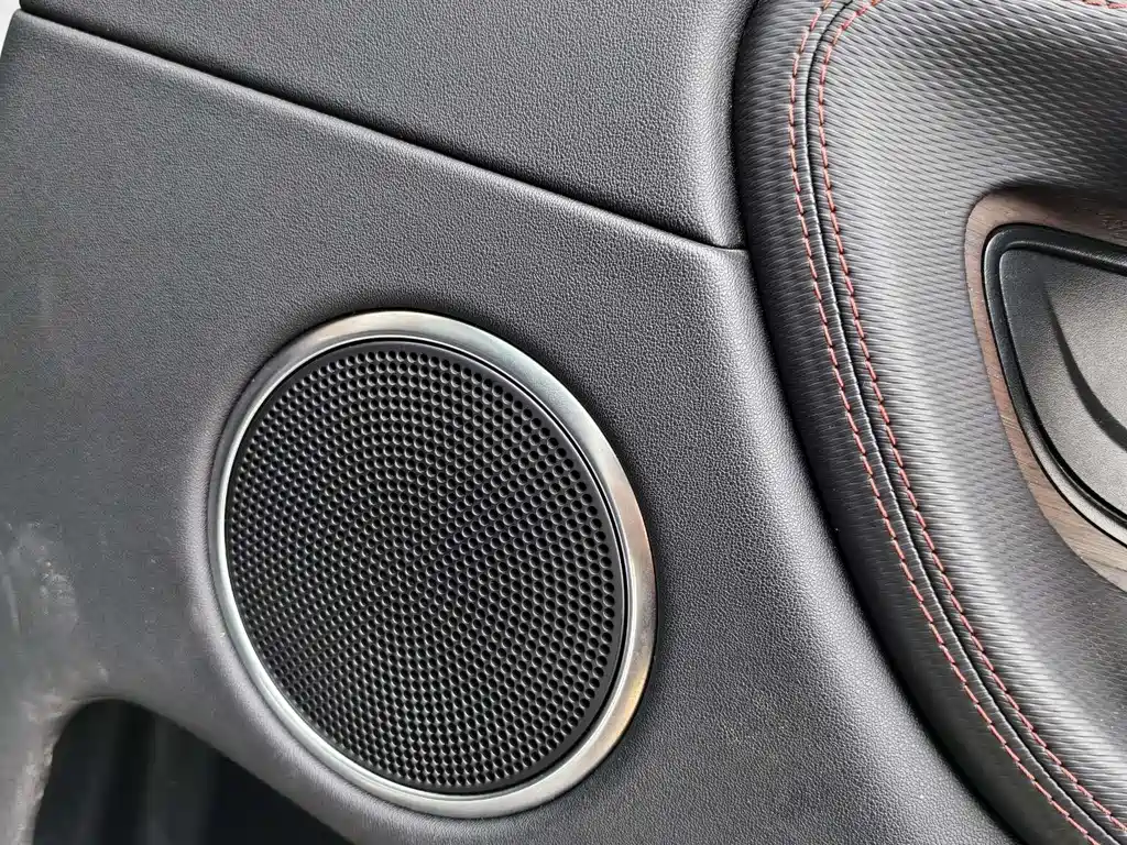 Land Rover Discovery Sport 2022 — фото 18