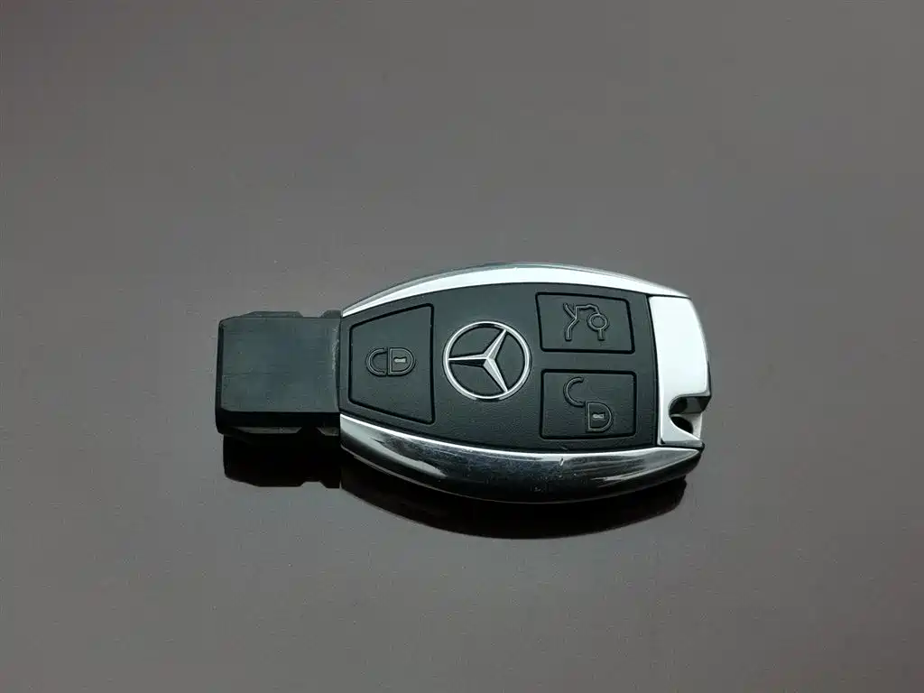 Mercedes-Benz C-Class 2012 — фото 19