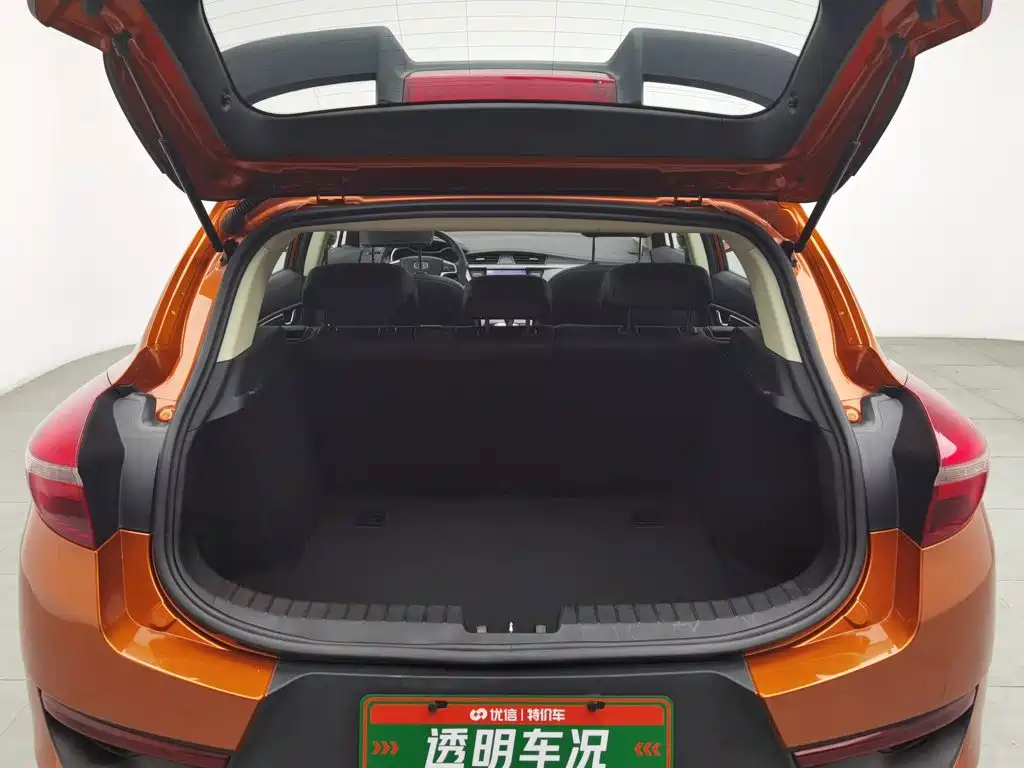 Geely Emgrand GS 2017 — фото 16