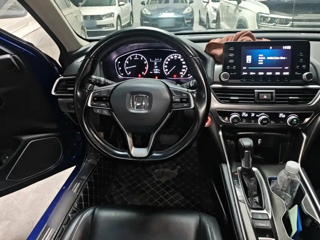 Honda Accord 2019 — фото 11