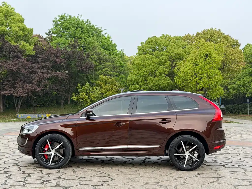 Volvo XC60 2016 — фото 7