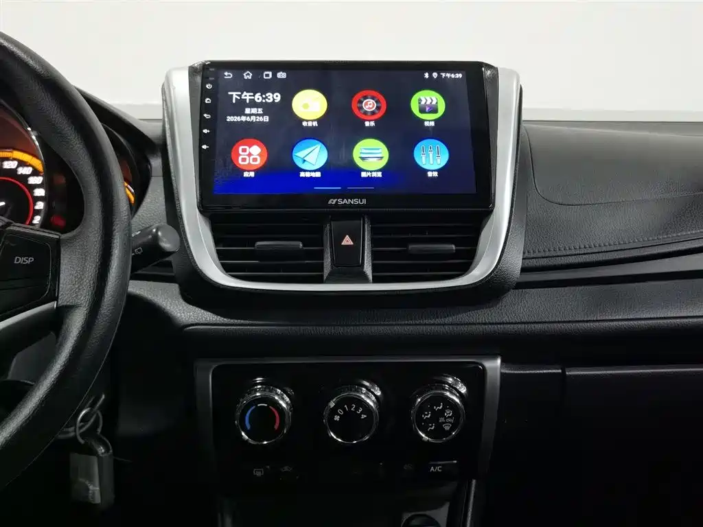 Toyota Yaris L 2022 — фото 12