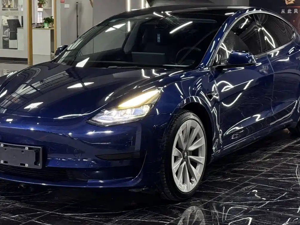 Tesla Model 3 2021 — фото 1