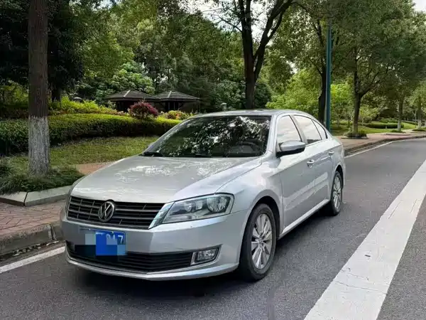 Volkswagen Lavida 2013