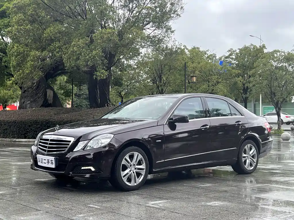 Mercedes-Benz E-Class 2010