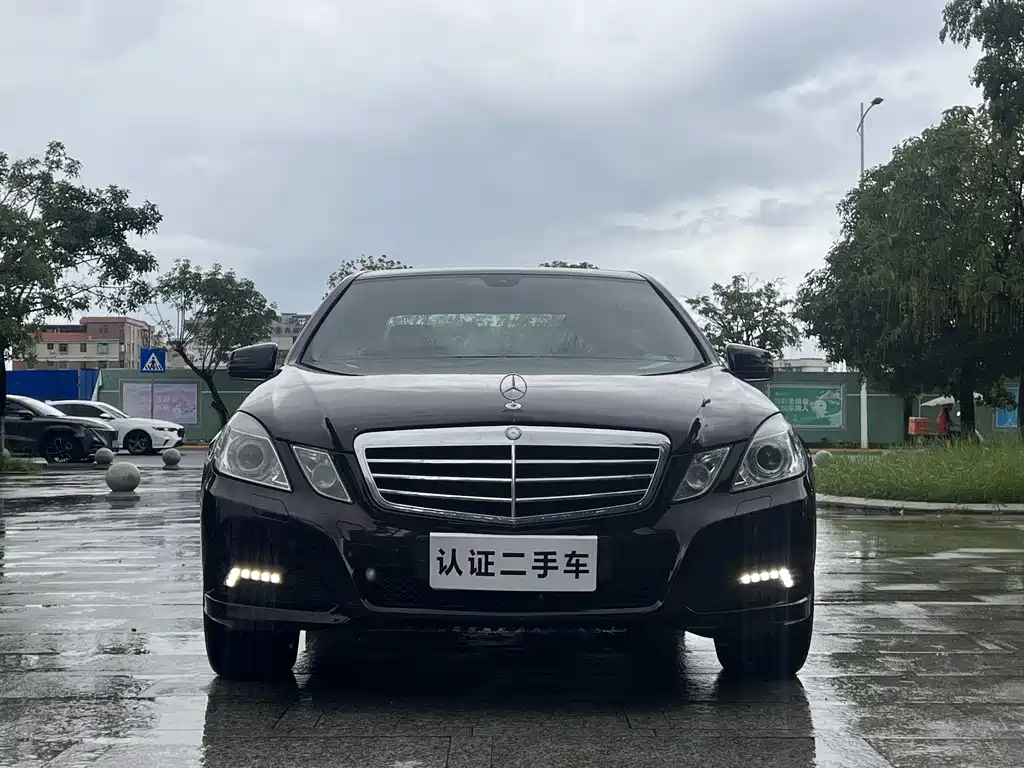 Mercedes-Benz E-Class 2010