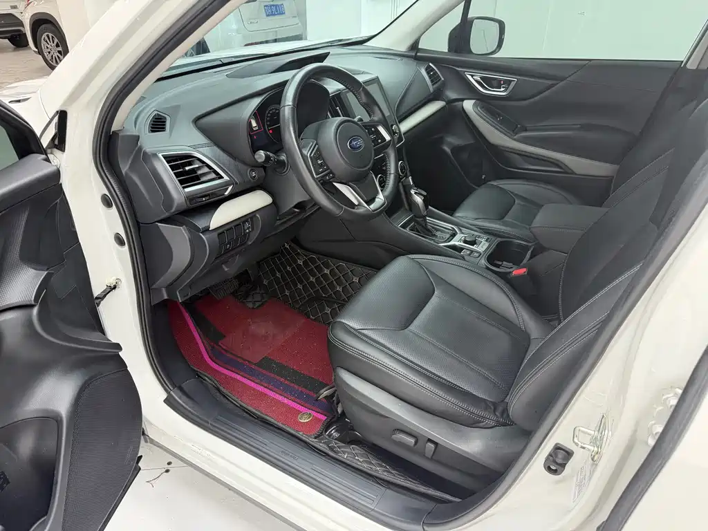 Subaru Forester 2022 — фото 13