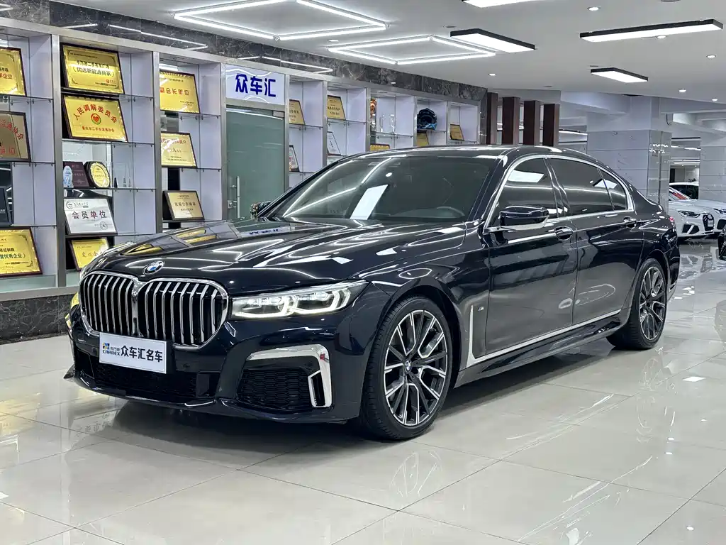 BMW 7 Series 2022 — фото 1