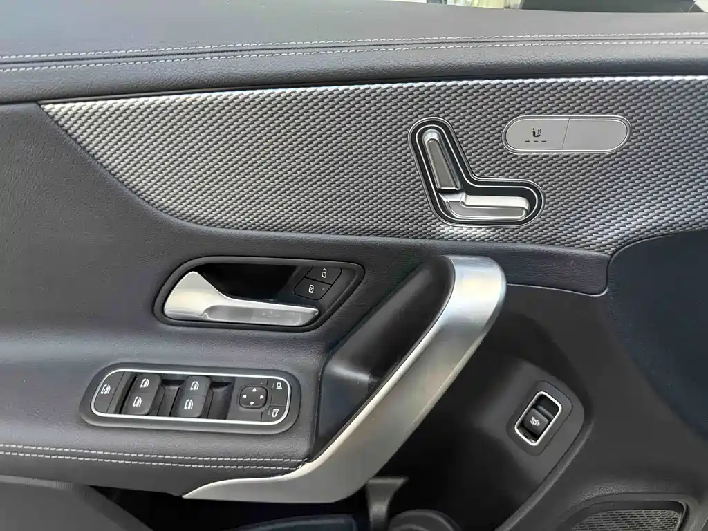 Mercedes-Benz A-Class 2022 — фото 16