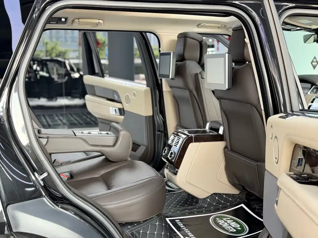 Land Rover Range Rover 2022 — фото 17