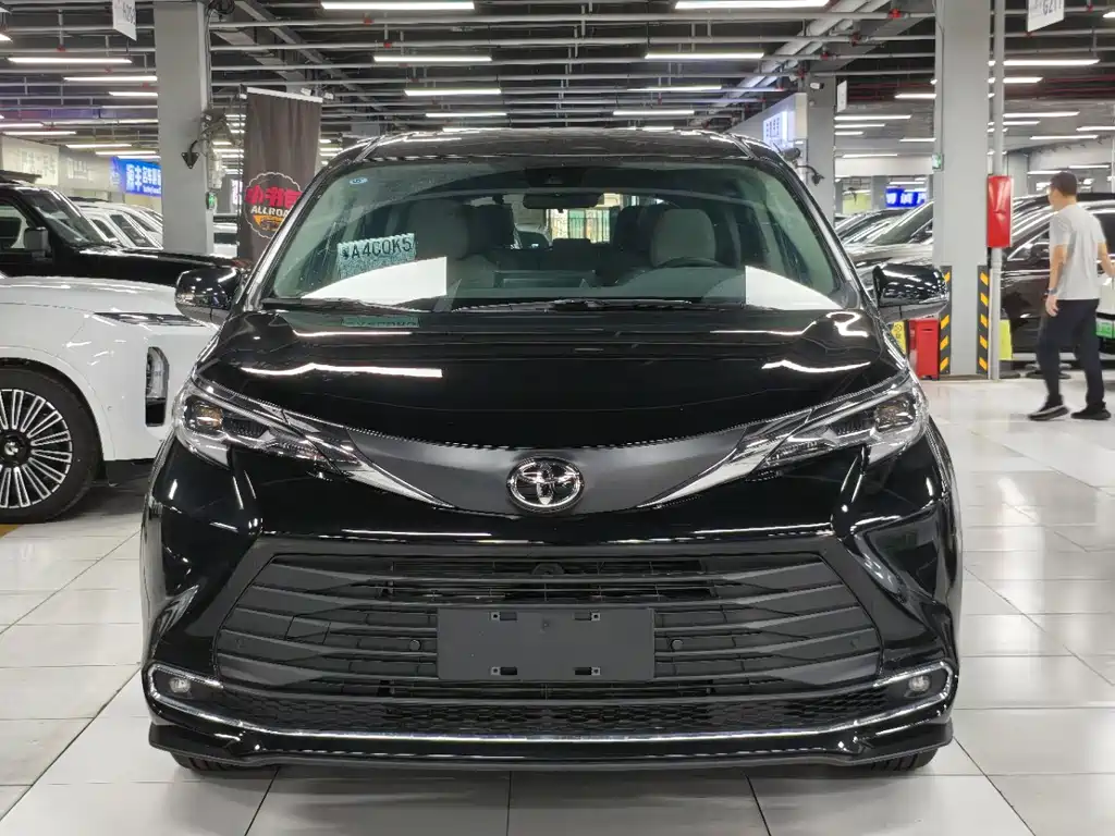 Toyota Sienna 2026 — фото 2