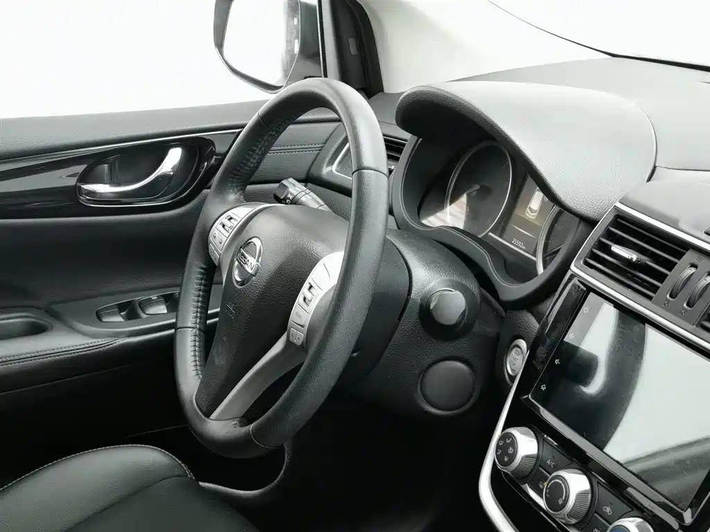 Nissan Tiida 2021 — фото 22