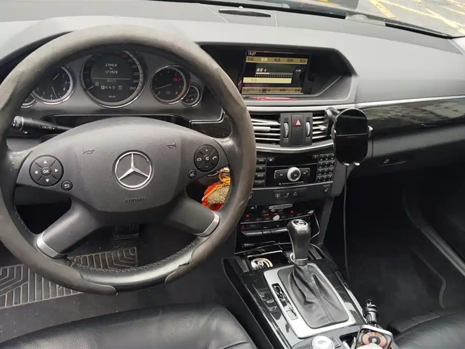 Mercedes-Benz E-Class 2012 — фото 12