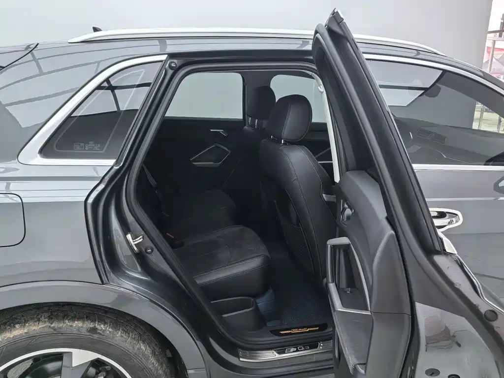 Audi Q3 2023 — фото 17