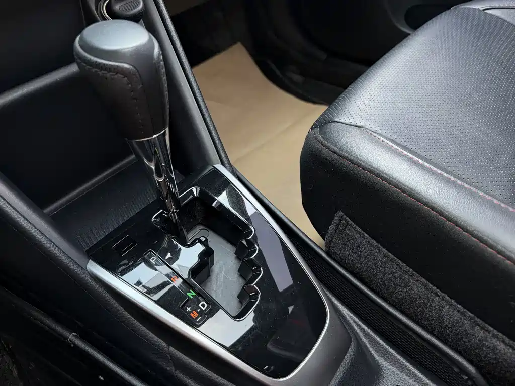 Toyota Yaris L 2022 — фото 13