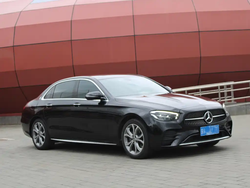 Mercedes-Benz E-Class 2022 — фото 3
