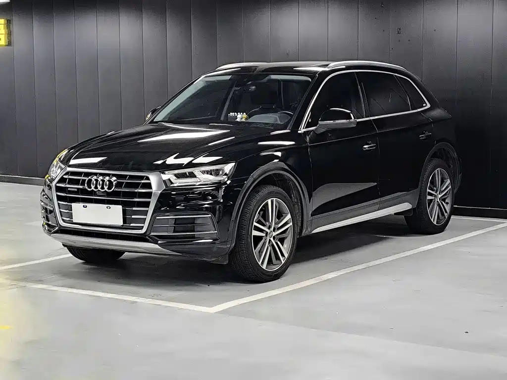 Audi Q5L 2021 — фото 1