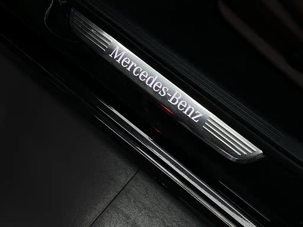 Mercedes-Benz E-Class 2021 — фото 39