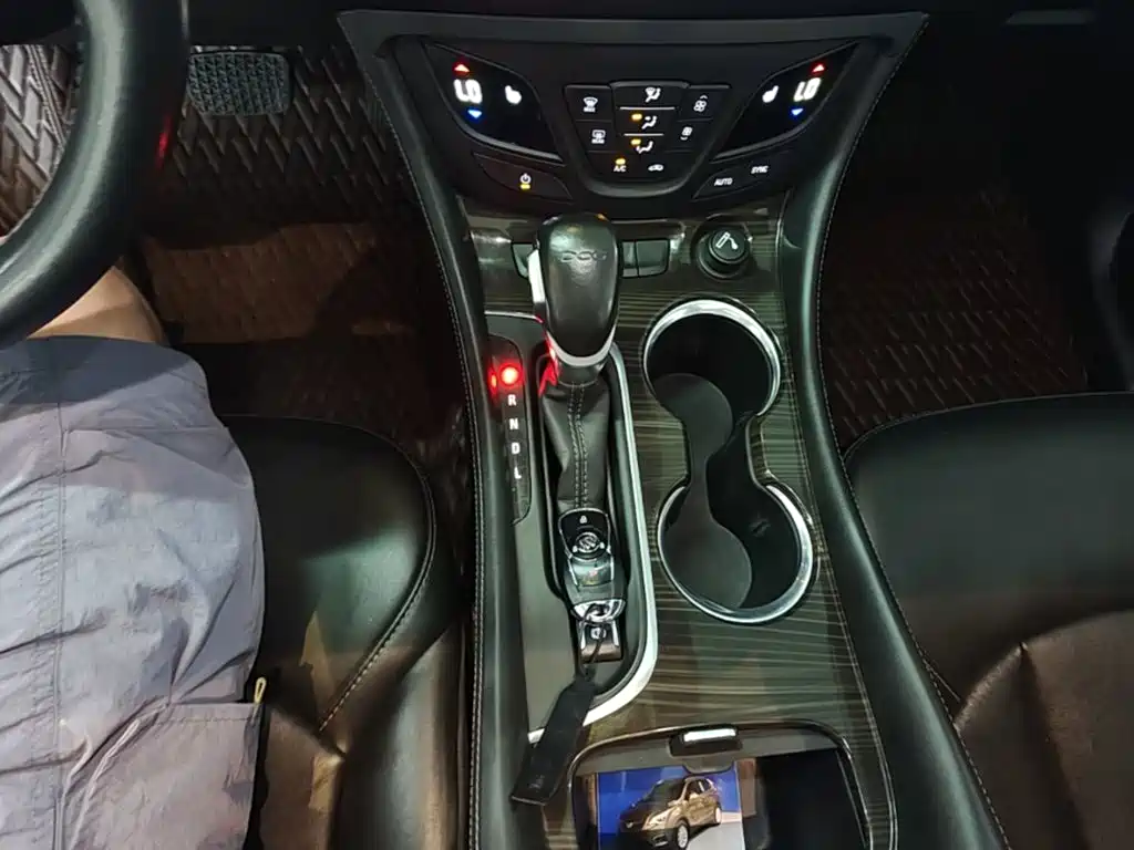 Buick Envision Plus 2018 — фото 10
