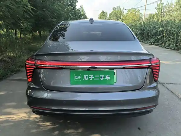 Hongqi H5 PHEV 2025