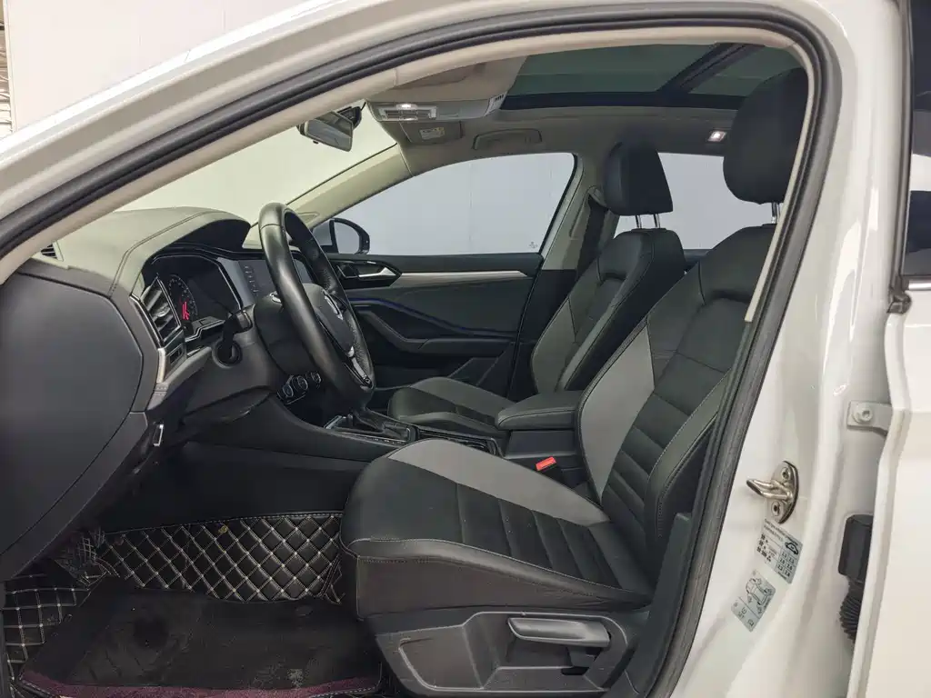 Volkswagen Sagitar 2020