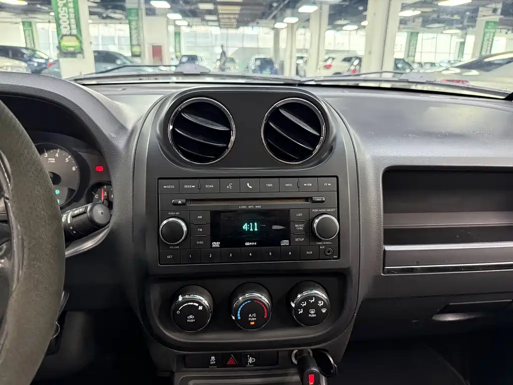 Jeep Compass 2010 — фото 13