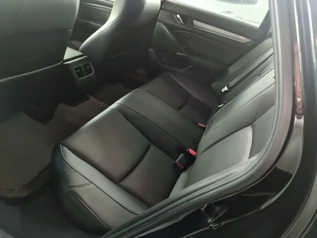 Honda Accord 2020 — фото 17