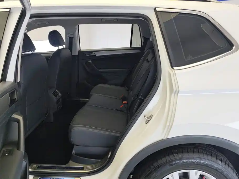 Volkswagen Tiguan L 2018 — фото 11