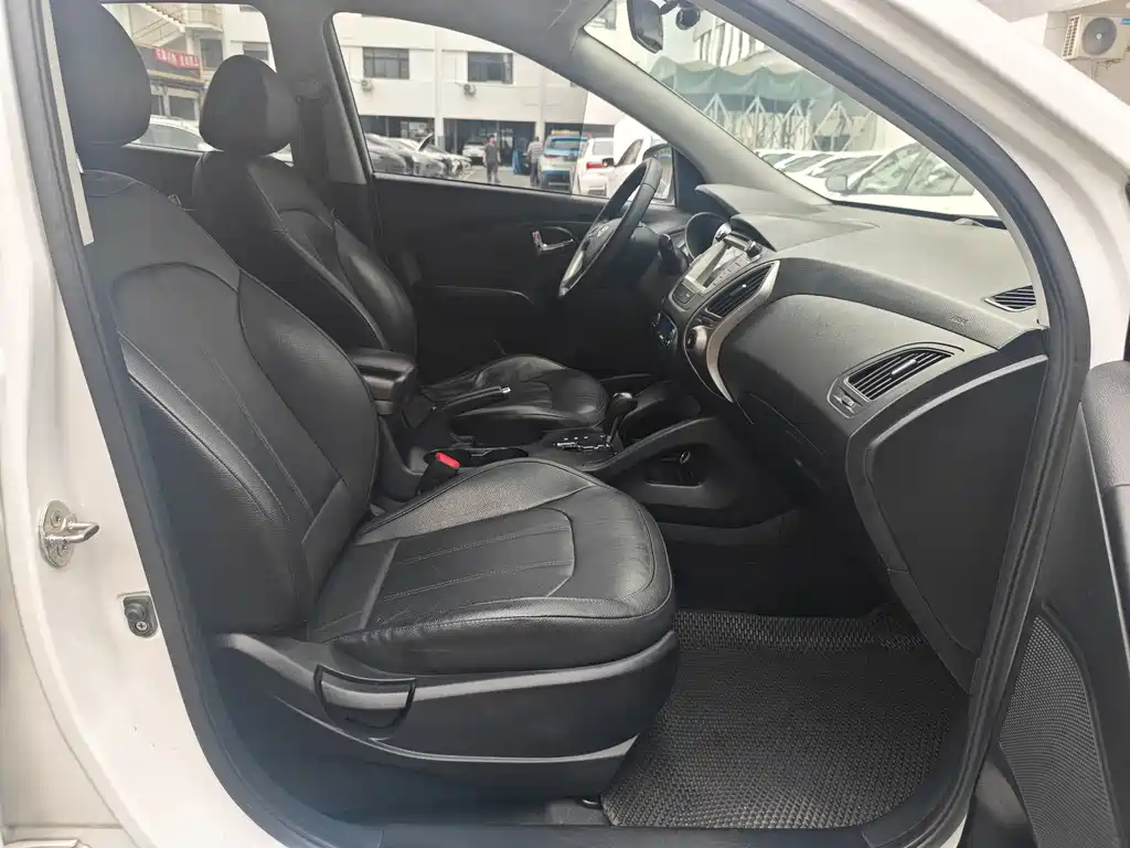 Hyundai ix35 2015 — фото 13